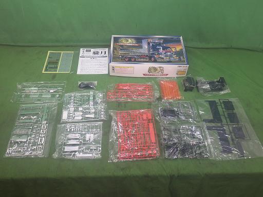 565163012　　クリックすると、もっと大きい画像を表示