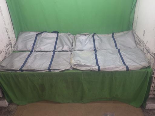 565228002　　クリックすると、もっと大きい画像を表示