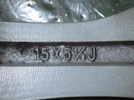 563724003　　クリックすると、もっと大きい画像を表示